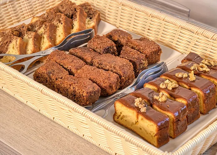 Paolas Sunset Apartahotel 4*