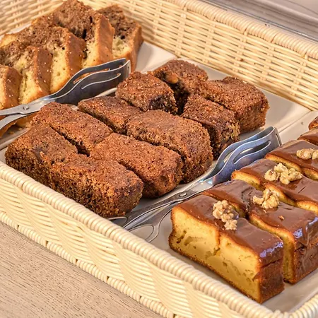 Paolas Sunset アパートホテル 4*