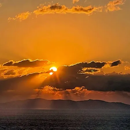 Ξενοδοχείο με διαμερίσματα Paolas Sunset Άγιος Στέφανος