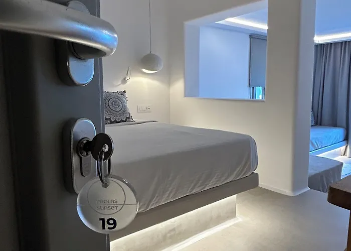 Paolas Sunset Агиос-Стефанос