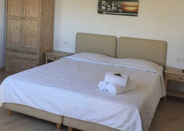 Апарт-отель Paolas Sunset